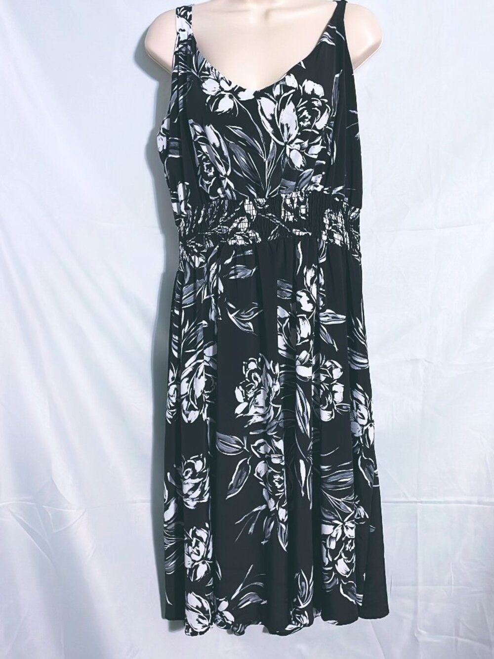 Michelle Mae Black Sleeveless Floral Dress Size Juniors 2XL